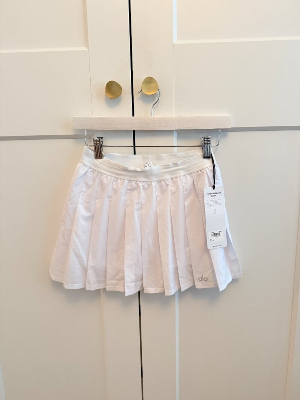 BNWT Alo Yoga Varsity Tennis Skirt X-Small - White - Picture 6 of 11